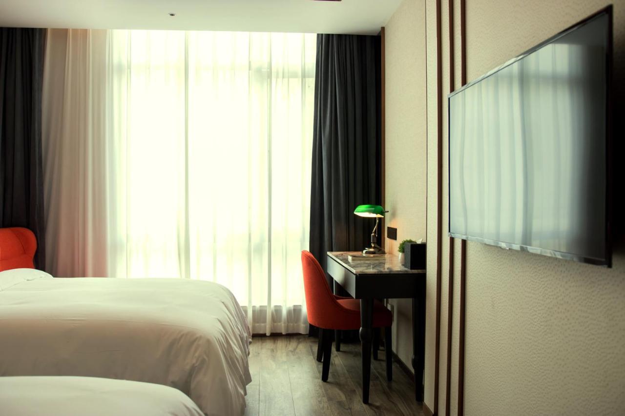 Yitel Premium Hotel Shanghai Exterior photo