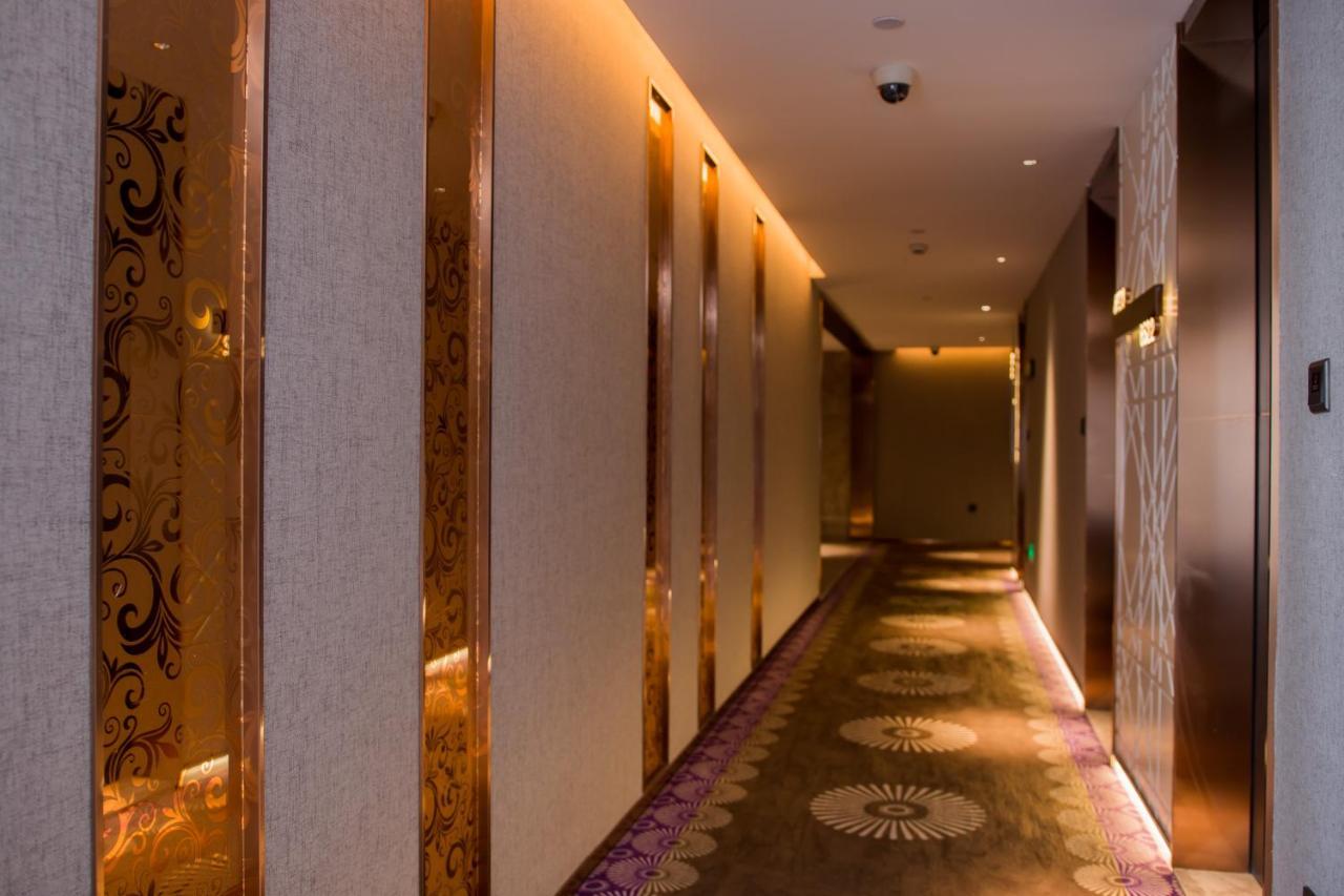 Yitel Premium Hotel Shanghai Exterior photo